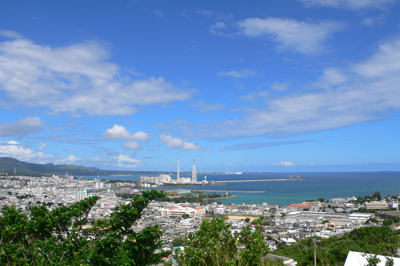 伊波城跡からの風景 沖縄風景アーカイブ 風景結々(ふうけいゆいゆい)~沖縄らしい風景づくりポータルサイト~