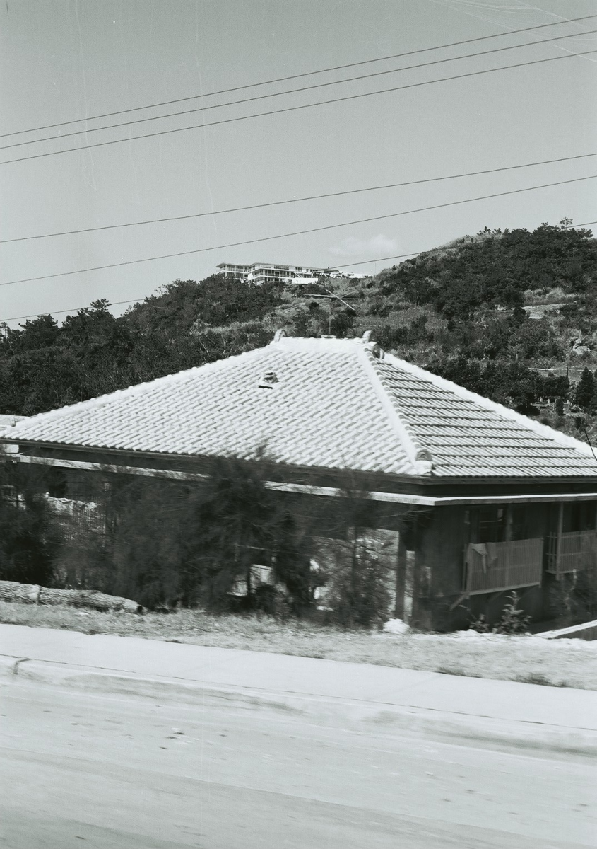 この人と一時間 山田真山氏 自宅全景 沖縄風景アーカイブ 風景結々(ふうけいゆいゆい)～沖縄らしい風景づくりポータルサイト～