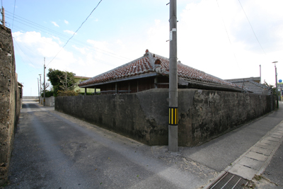 久志の町並風景（2） 沖縄風景アーカイブ 風景結々(ふうけいゆいゆい)～沖縄らしい風景づくりポータルサイト～