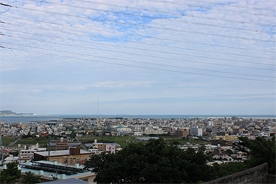 泡瀬の町並み(1) 沖縄風景アーカイブ 風景結々(ふうけいゆいゆい)~沖縄らしい風景づくりポータルサイト~