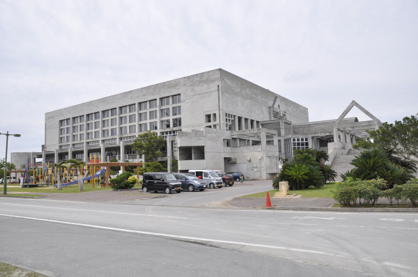 東風平運動公園(2) 沖縄風景アーカイブ 風景結々(ふうけいゆいゆい)~沖縄らしい風景づくりポータルサイト~