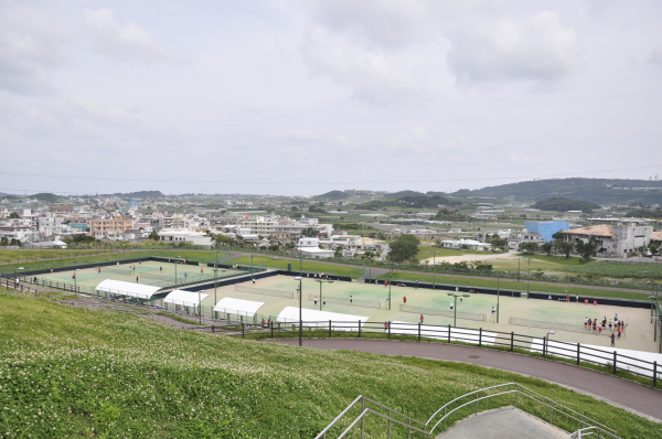 東風平運動公園(3) 沖縄風景アーカイブ 風景結々(ふうけいゆいゆい)~沖縄らしい風景づくりポータルサイト~